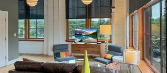 JOEY'S PLACE - A MODERN SOPHISTICATED INDUSTRIAL OPEN SPACE LOFT