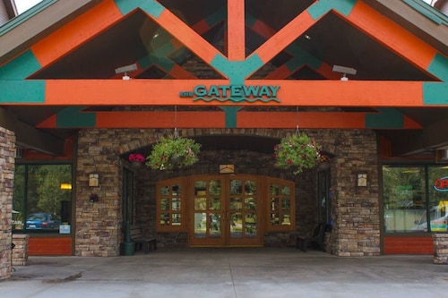 Walk to the Gondola/Pool and Hot Tub Access/Large Studio