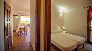 2 bedrooms, travel cot, free WiFi, bed sheets