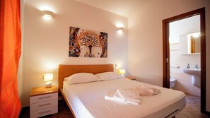 2 Schlafzimmer, Reisekinderbett, kostenloses WLAN, Bettwäsche