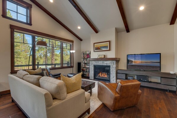 Smart TV, fireplace, stereo, computer monitors