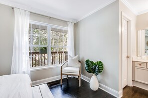 2 chambres, fer et planche à repasser, accès Internet, draps fournis