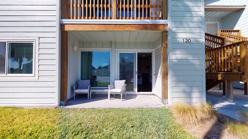 Ground Floor, Shared Pool, Hot Tub, Near Marina and Ferry, Pet Friendly