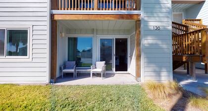 Ground Floor, Shared Pool, Hot Tub, Near Marina and Ferry, Pet Friendly