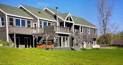 Rum River Retreat! Clean & Cozy on 15 acres!