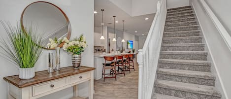 المنشأة من الداخل