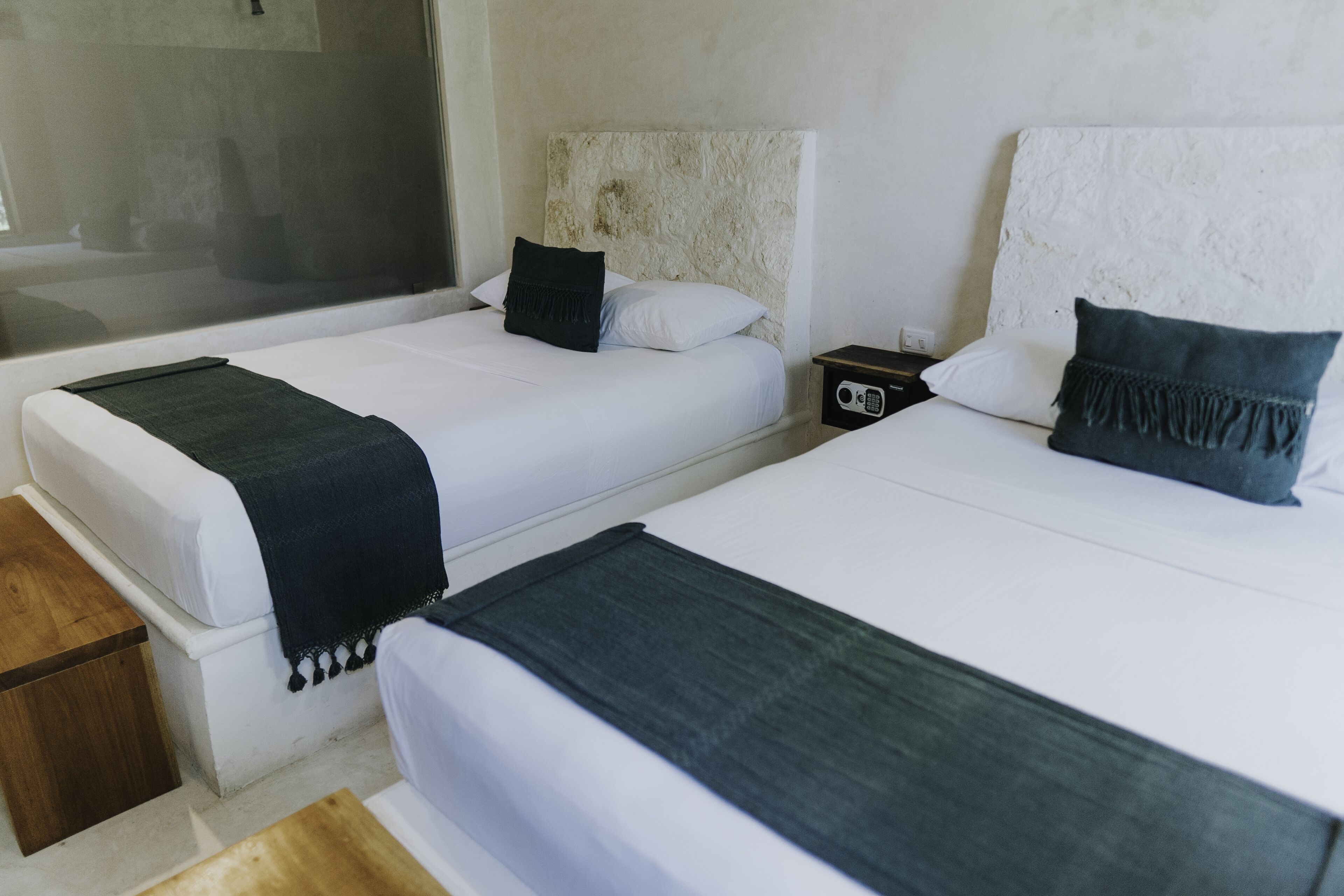 deluxe room | 1 bedroom, in-room safe, free wifi, bed sheets
