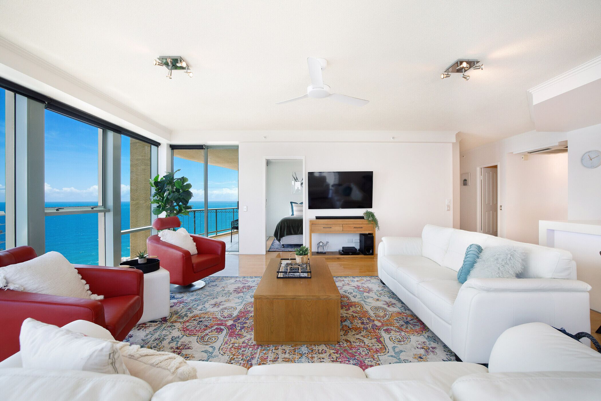 Resort style 3br 2.5 bath w/huge entertainers balcony — image 18