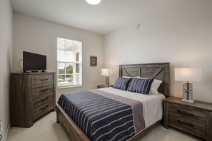 3 bedrooms, iron/ironing board, free WiFi, bed sheets