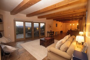 Books - Stunning Views of The Pedernal, Expansive Lounge/Deck, 43 acres of Private Land (Canones)