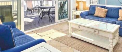 Smart-TV, DVD-Player, Stereoanlage