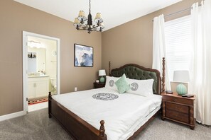 ハウス ベッド (複数台) (C9054SID - The Retreat at ChampionsGa) | 6 室のベッドルーム