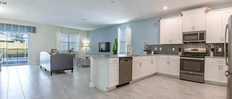 House, Multiple Beds (C9052SID- The Retreat at Champions Ga) | Private kitchen