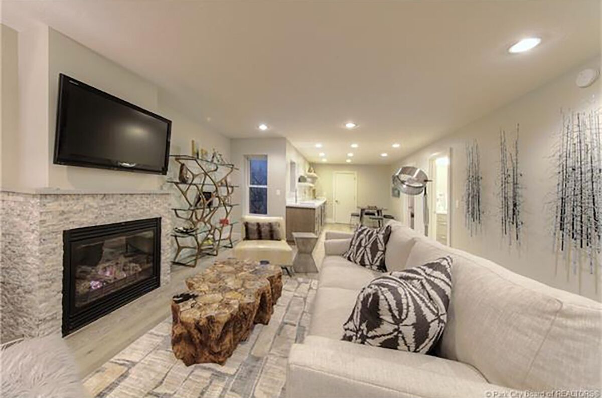 Smart TV, fireplace, video games, stereo