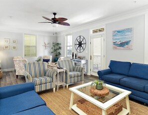 Living area - Get your family together in this Big single Home located in a gated community with outdoor and indoor pool and Free WiFi (Ocean City)