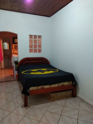 4 quartos, ferros/tábuas de passar roupa, Wi-Fi, roupa de cama