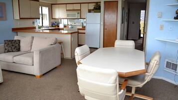 Apartment, Berbilang Katil (ssbc #102) | Dapur peribadi | Rempah, tisu