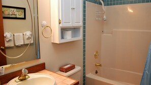 Apartment, Mehrere Betten (ssbc #102) | Badezimmer | Shampoo, Toilettenpapier