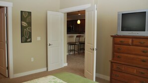 Apartment, Multiple Beds (1000 N Holladay #207)