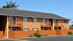 Exterior - 320 Necanicum #10 (Seaside)
