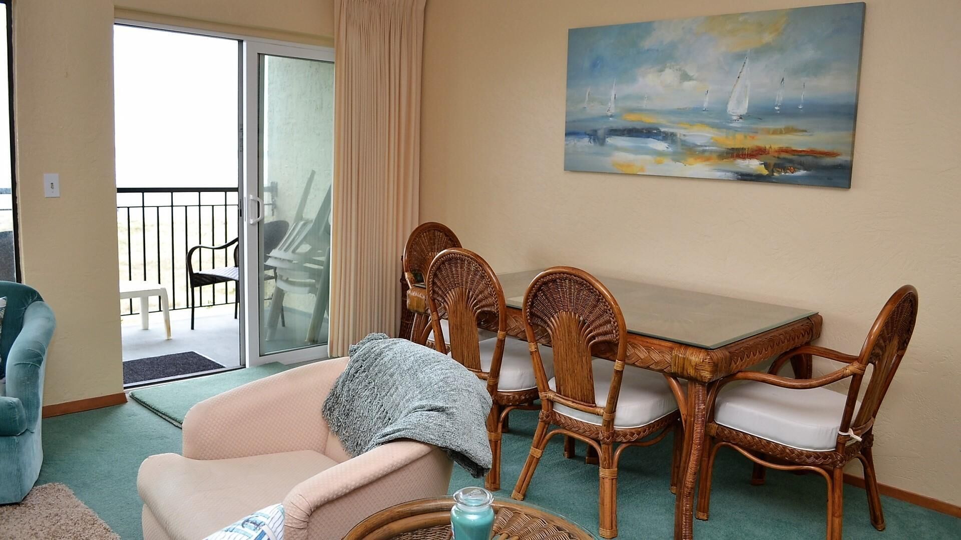 Apartment, Multiple Beds (ssbc #308) | Living room | Fireplace