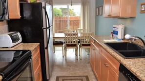 Apartment, Multiple Beds (320 Necanicum #11) | Private kitchen