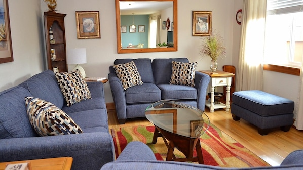 Apartment, Multiple Beds (320 Necanicum #11) | Living room