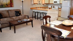 Apartment, Multiple Beds (ssbc #406) | Private kitchen