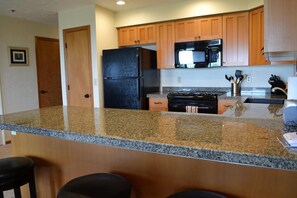 Apartment, Multiple Beds (ssbc #107) | Private kitchen | Spices, paper towels - Ssbc #107 (Seaside)