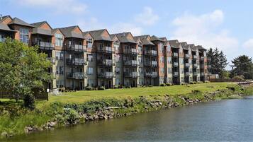 Apartment, Multiple Beds (1000 N Holladay #201) | Exterior