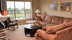 Apartment, Multiple Beds (1000 N Holladay #201) | Living room | Fireplace - 1000 N Holladay #201 (Seaside)