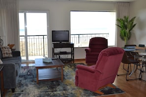 Apartment, Multiple Beds (ssbc #306) | Living room - Ssbc #306 (Seaside)