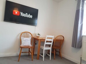 Interior - Caspian House (4 Bedrooms) - Serviced Accommodation (Grimsby)