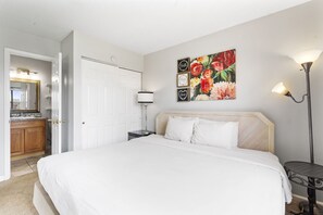2 bedrooms, iron/ironing board, free WiFi, bed sheets - Deluxe Golf Condo at Pointe Royale Resort, Sleeps 8, Resort Amenities and Ticket Discounts! (Branson)