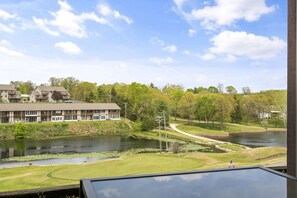 Golf - Deluxe Golf Condo at Pointe Royale Resort, Sleeps 8, Resort Amenities and Ticket Discounts! (Branson)