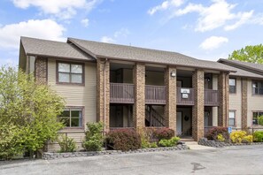 Exterior - Deluxe Golf Condo at Pointe Royale Resort, Sleeps 8, Resort Amenities and Ticket Discounts! (Branson)