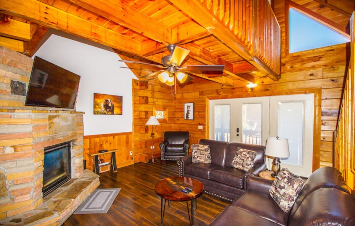 Photo 32 of On the trolly stop! Minutes to town 5 king rooms, game room & pet friendly