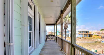 Short walk to the beach ~ Spacious house ~ Golf Cart