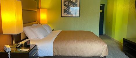 Chambre Standard, 1 trĂšs grand lit, non-fumeur | Couette en duvet, bureau, espace de travail pour ordinateurs portables