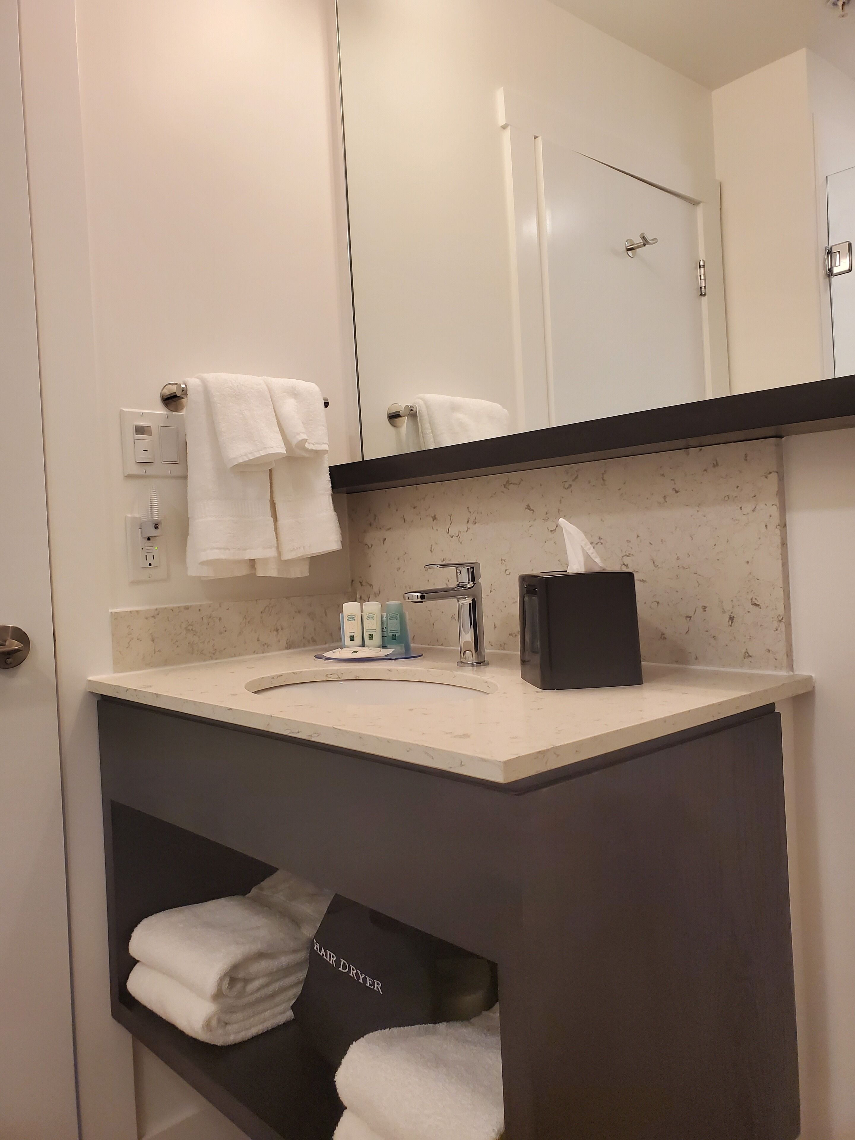 free toiletries, hair dryer