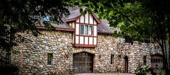 'The Castle Gatehouse' of Highlands Castle
