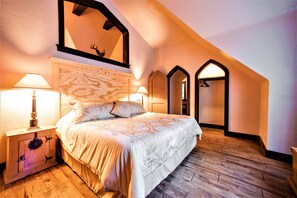 3 bedrooms, WiFi - 'The Castle Gatehouse' of Highlands Castle (Bolton)