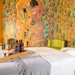 Couples treatment rooms, sauna, hot tub, steam room, body treatments