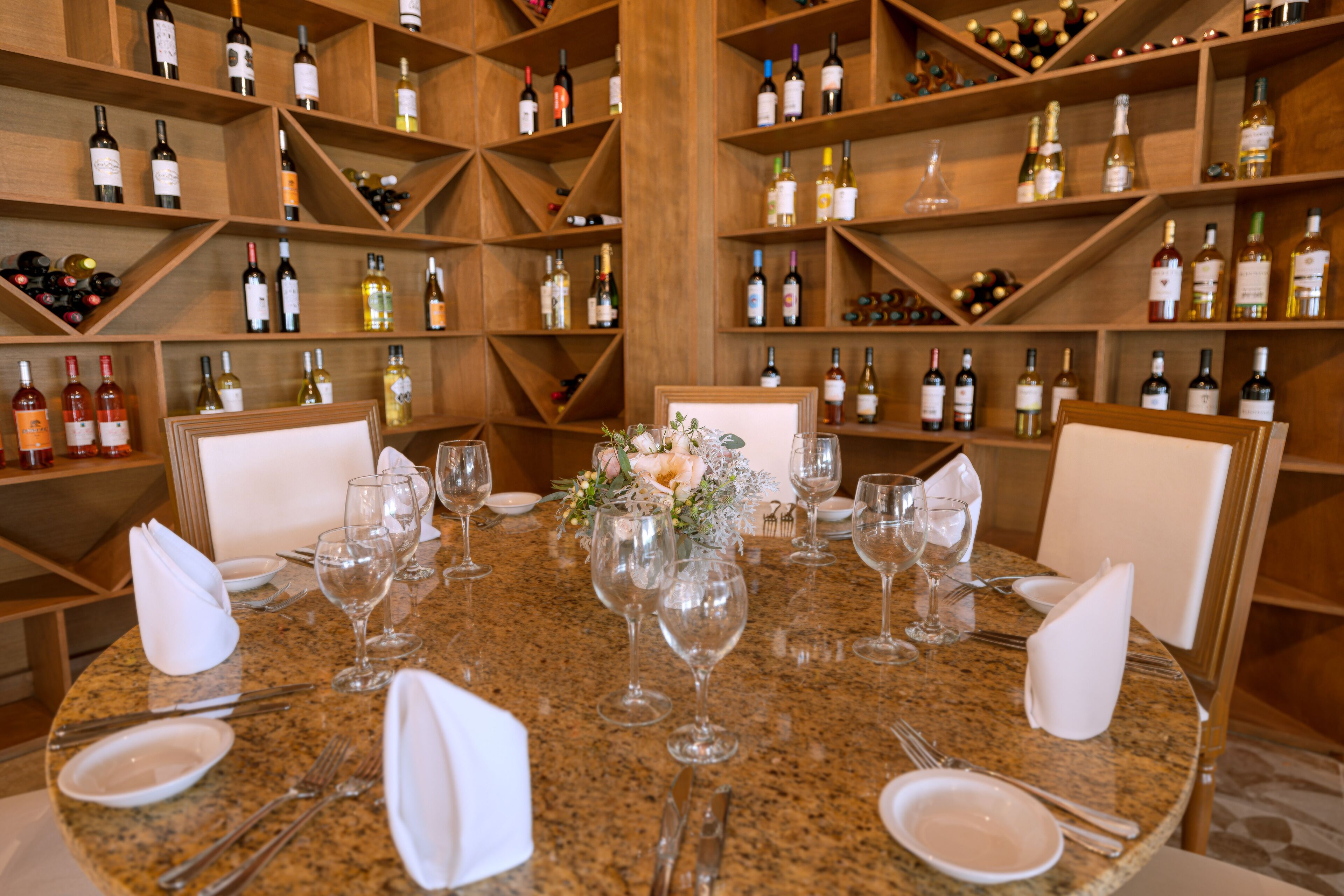 Ze serveren er ontbijt, lunch en diner 