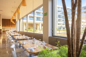 Frokost, lunsj og middag serveres, internasjonale retter 