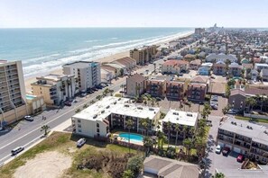 Exterior - 1st Floor 2 Bd 2 Ba Condo w/Beach  View& Pool! (Padre Island)