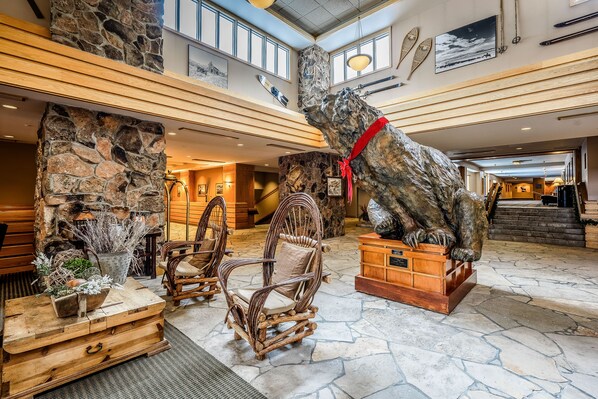 Lobby - Ski-in/out, mountain-view condo with hot tub, pool & gym (Big Sky)