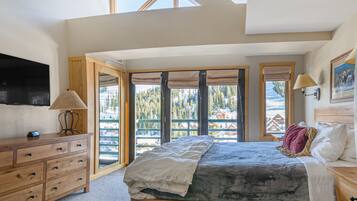 1 habitación, tabla de planchar con plancha, internet y ropa de cama