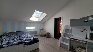 5 chambres, bureau, fer et planche à repasser, Wi-Fi