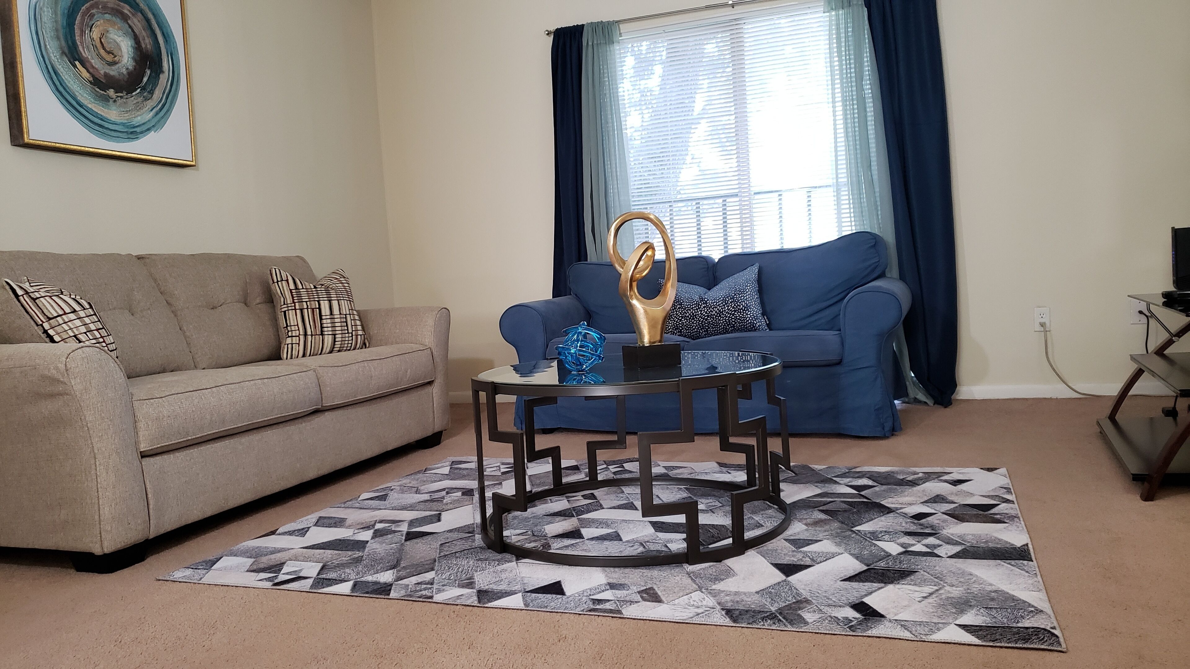 🌟 Prime Location for UF Visitors: 2BR Condo with Pool and Fast Wi-Fi ✨